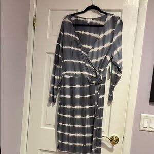 Elegant Grey Tie-Dye Wrap Dress